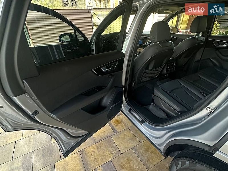 Внедорожник / Кроссовер Audi Q7 2022 в Киеве