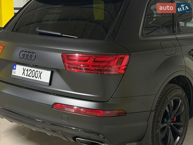 Позашляховик / Кросовер Audi Q7 2016 в Дніпрі