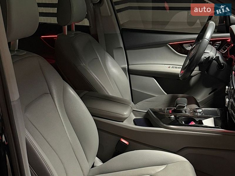 Позашляховик / Кросовер Audi Q7 2016 в Дніпрі