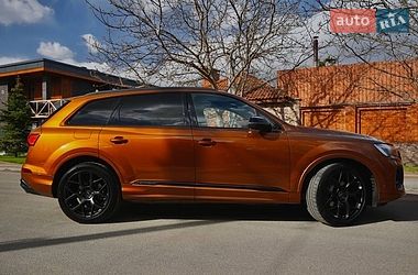 Внедорожник / Кроссовер Audi Q7 2024 в Киеве