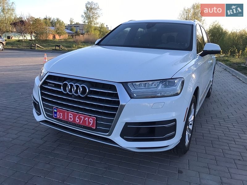 Внедорожник / Кроссовер Audi Q7 2017 в Сокале