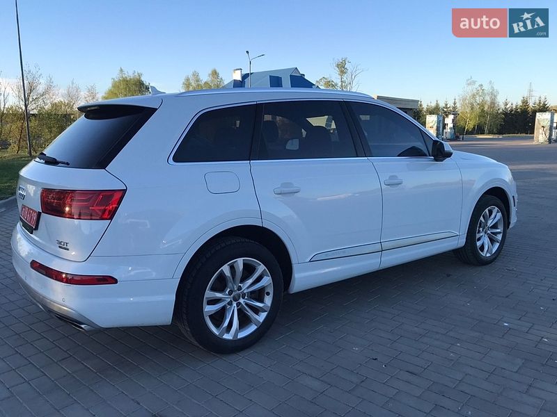 Внедорожник / Кроссовер Audi Q7 2017 в Сокале