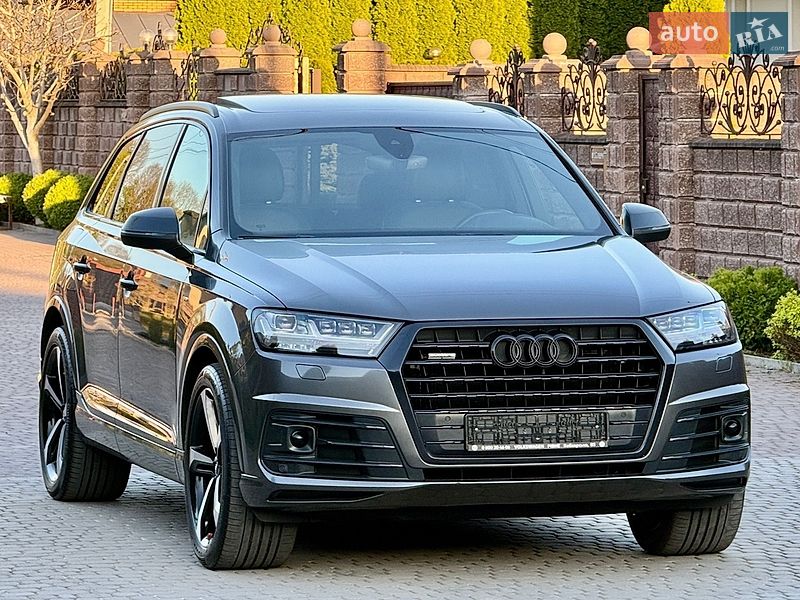 Позашляховик / Кросовер Audi Q7 2018 в Рівному