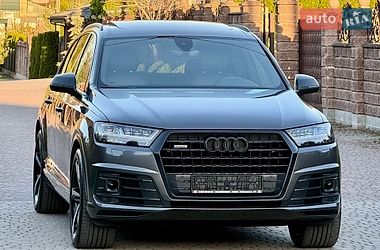 Позашляховик / Кросовер Audi Q7 2018 в Рівному