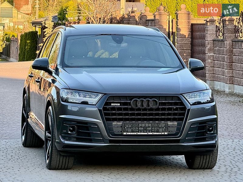 Позашляховик / Кросовер Audi Q7 2018 в Рівному
