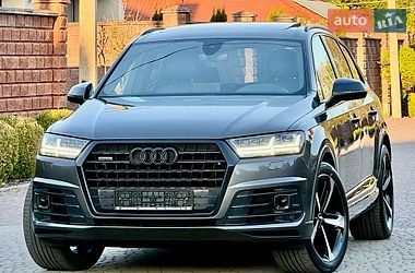 Позашляховик / Кросовер Audi Q7 2018 в Рівному