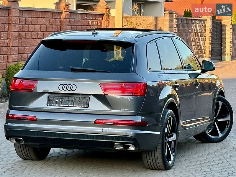 Позашляховик / Кросовер Audi Q7 2018 в Рівному