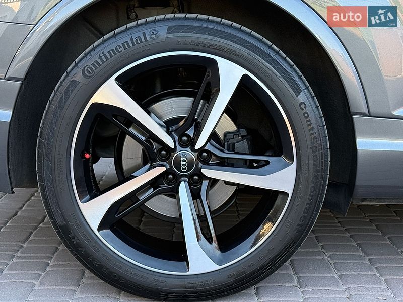 Позашляховик / Кросовер Audi Q7 2018 в Рівному