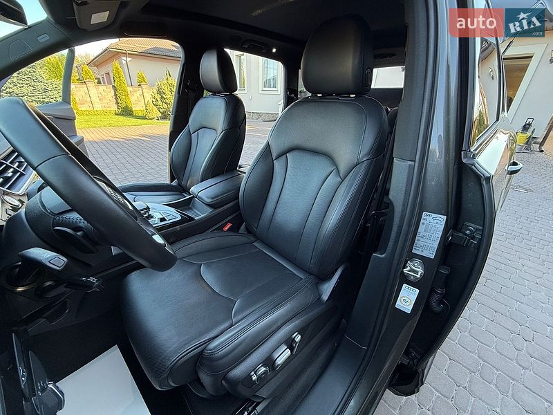 Позашляховик / Кросовер Audi Q7 2018 в Рівному