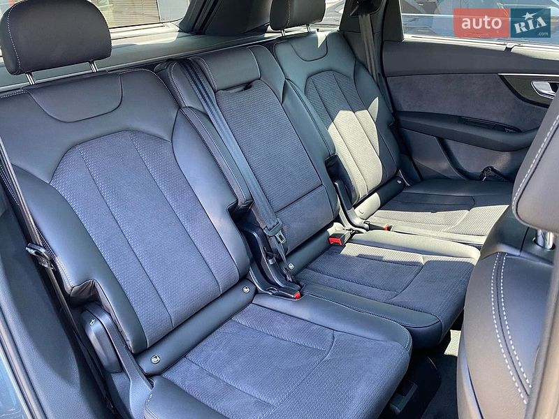 Позашляховик / Кросовер Audi Q7 2026 в Дніпрі