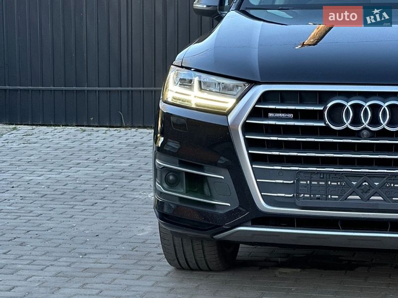 Внедорожник / Кроссовер Audi Q7 2017 в Сарнах