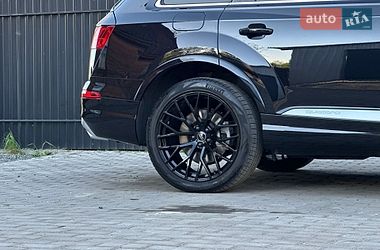 Внедорожник / Кроссовер Audi Q7 2017 в Сарнах