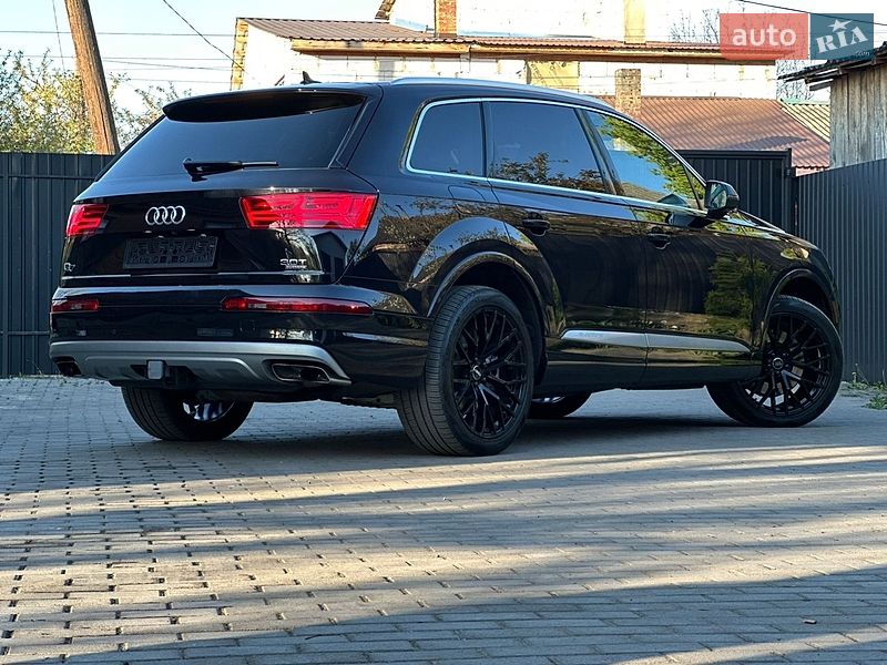 Внедорожник / Кроссовер Audi Q7 2017 в Сарнах
