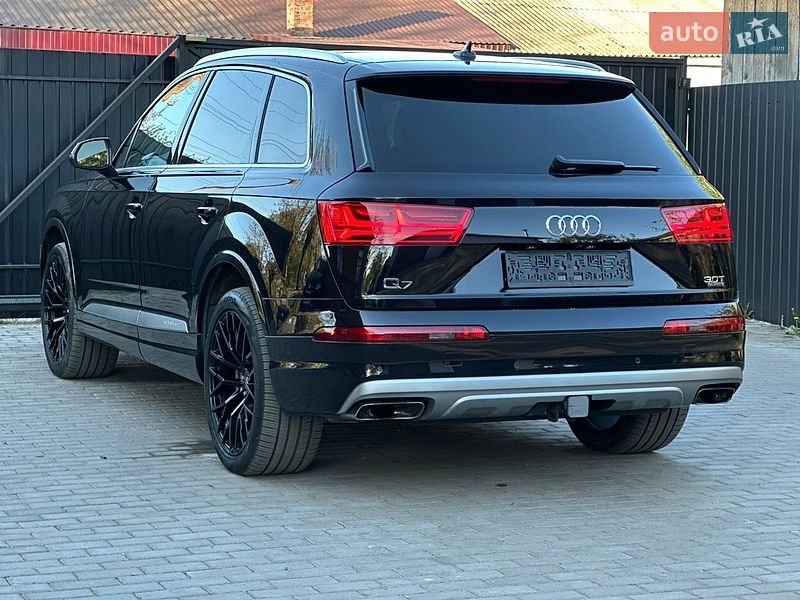 Внедорожник / Кроссовер Audi Q7 2017 в Сарнах