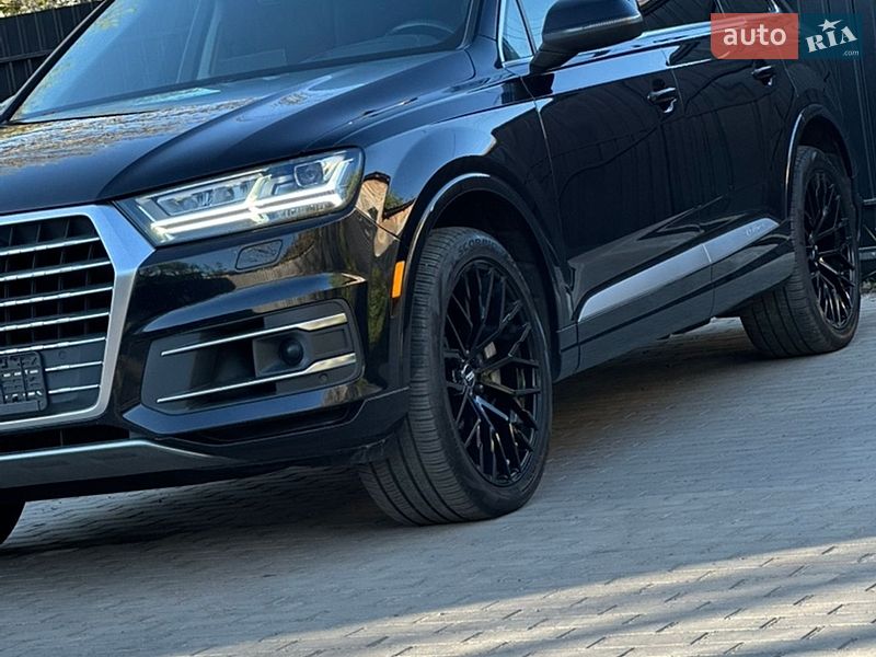 Внедорожник / Кроссовер Audi Q7 2017 в Сарнах