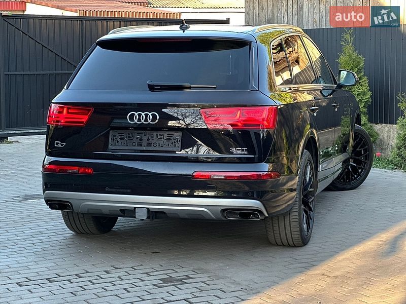 Внедорожник / Кроссовер Audi Q7 2017 в Сарнах