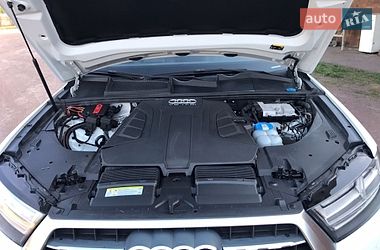 Внедорожник / Кроссовер Audi Q7 2017 в Сокале