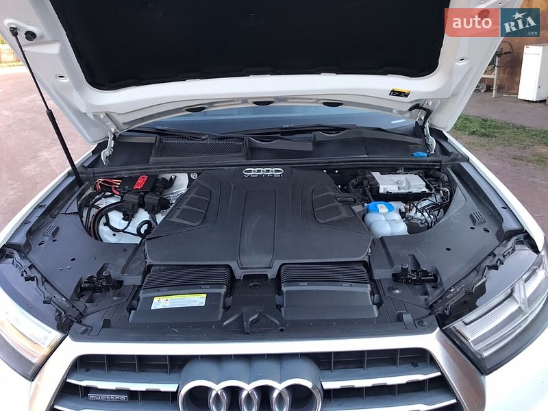 Внедорожник / Кроссовер Audi Q7 2017 в Сокале