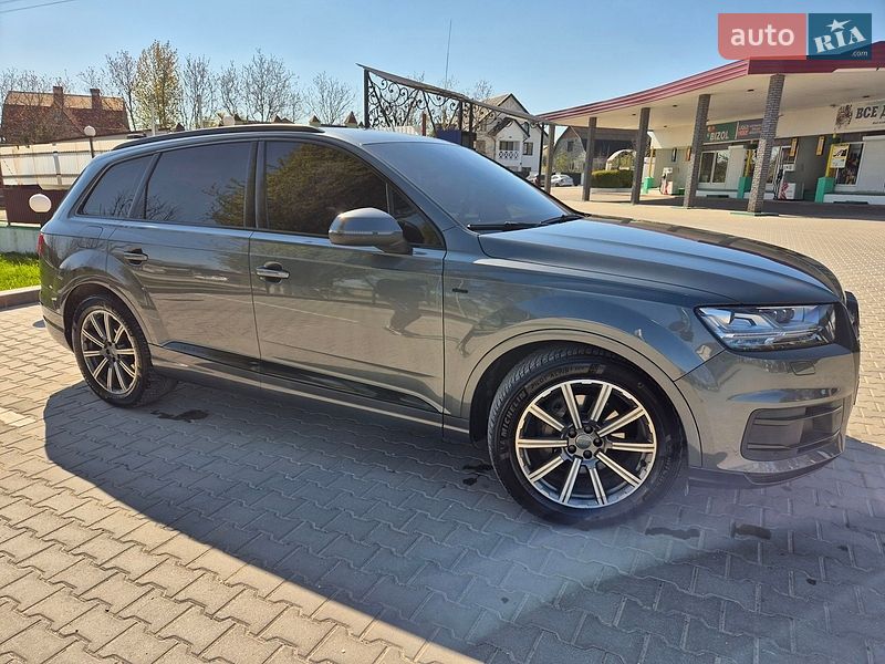 Внедорожник / Кроссовер Audi Q7 2016 в Каменец-Подольском