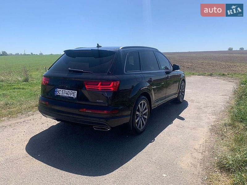Позашляховик / Кросовер Audi Q7 2017 в Львові