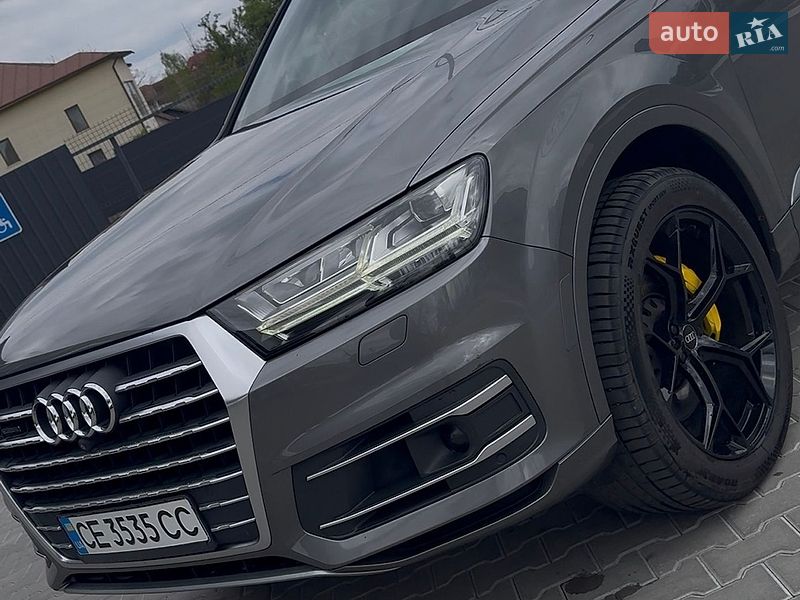 Внедорожник / Кроссовер Audi Q7 2017 в Черновцах