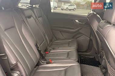 Внедорожник / Кроссовер Audi Q7 2017 в Черновцах