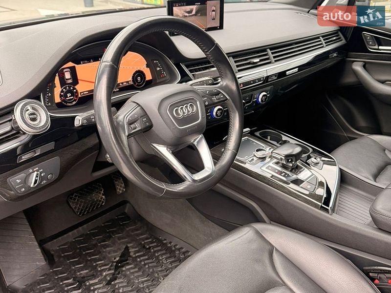 Внедорожник / Кроссовер Audi Q7 2017 в Черновцах