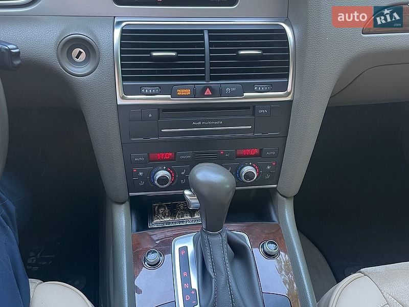 Внедорожник / Кроссовер Audi Q7 2010 в Киеве