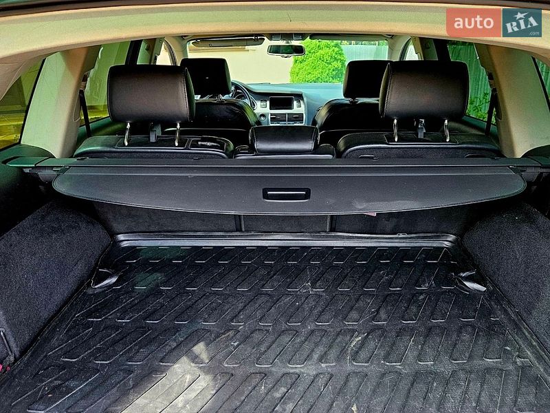 Внедорожник / Кроссовер Audi Q7 2013 в Ужгороде