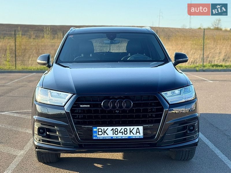 Внедорожник / Кроссовер Audi Q7 2017 в Ровно