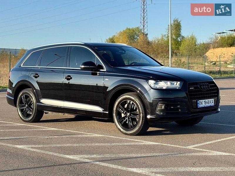 Внедорожник / Кроссовер Audi Q7 2017 в Ровно