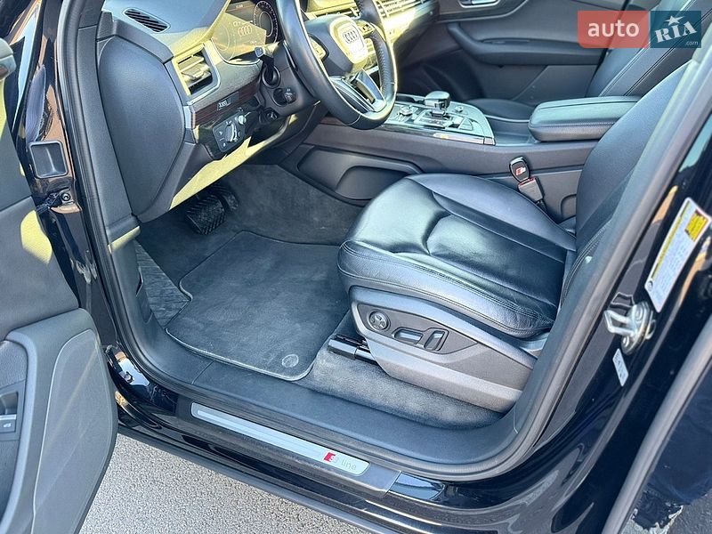 Внедорожник / Кроссовер Audi Q7 2017 в Ровно