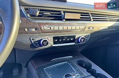 Внедорожник / Кроссовер Audi Q7 2017 в Ровно