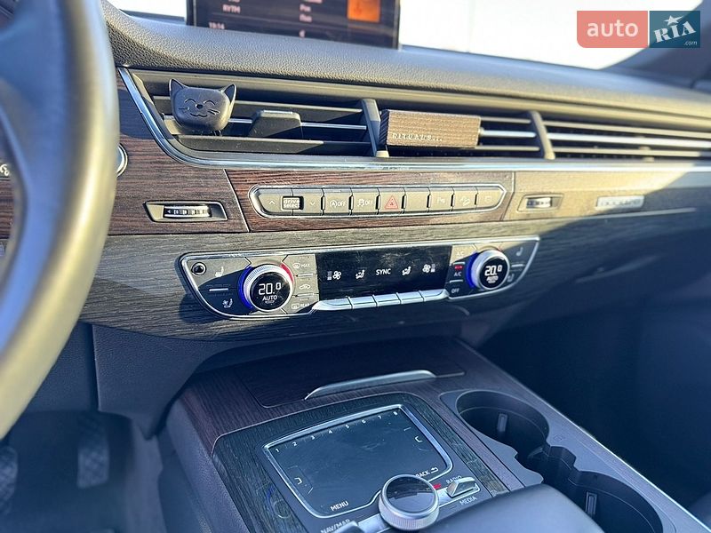 Внедорожник / Кроссовер Audi Q7 2017 в Ровно