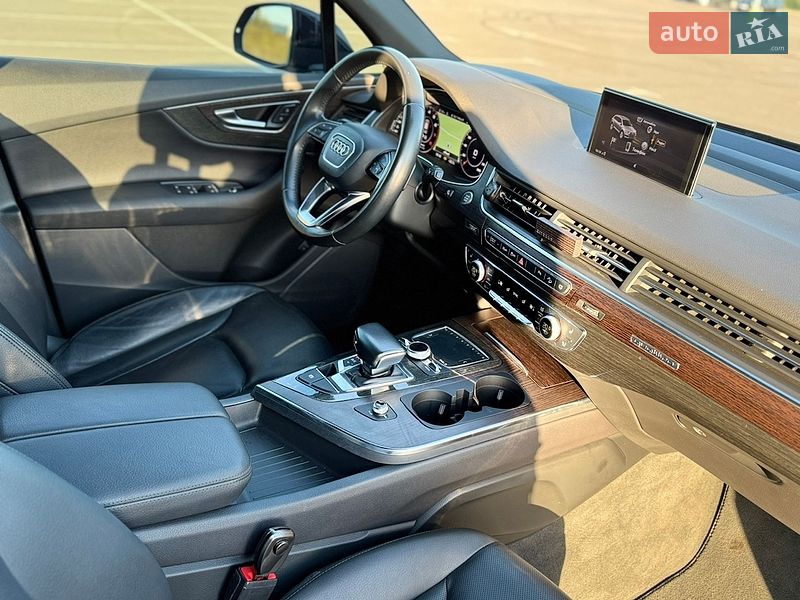 Внедорожник / Кроссовер Audi Q7 2017 в Ровно