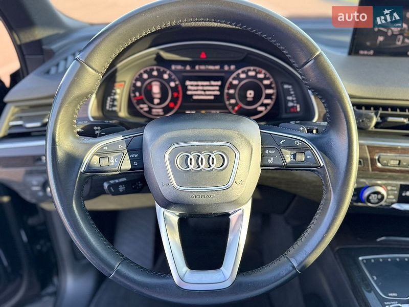 Внедорожник / Кроссовер Audi Q7 2017 в Ровно