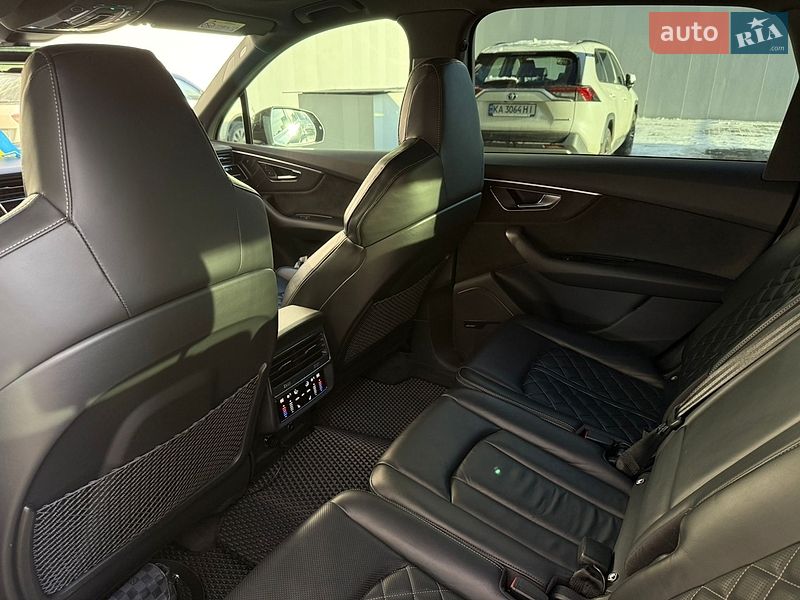 Внедорожник / Кроссовер Audi Q7 2020 в Киеве