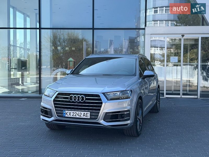 Внедорожник / Кроссовер Audi Q7 2017 в Харькове