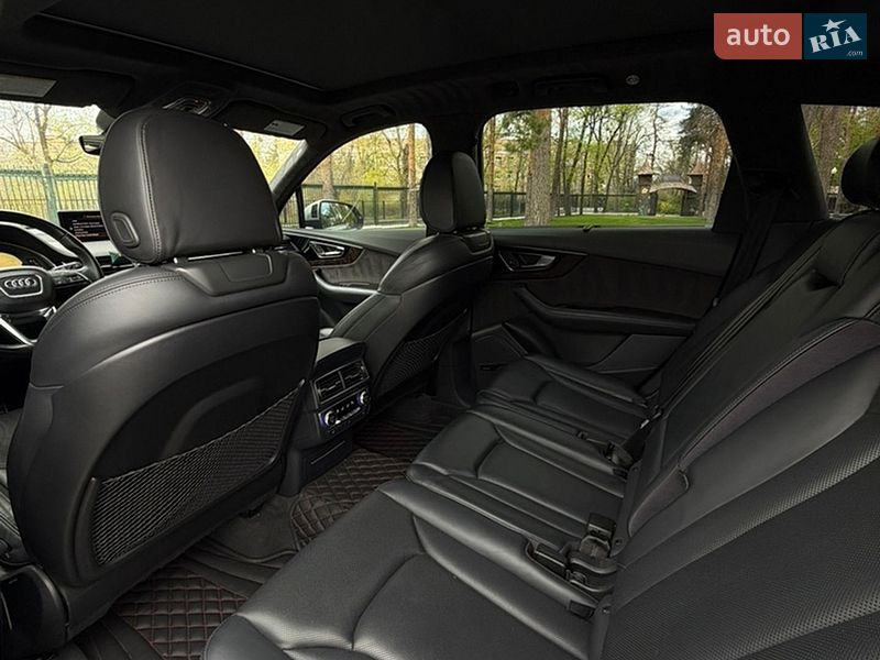 Внедорожник / Кроссовер Audi Q7 2017 в Харькове
