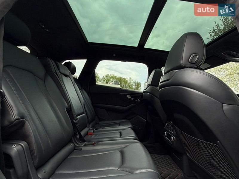 Внедорожник / Кроссовер Audi Q7 2017 в Харькове