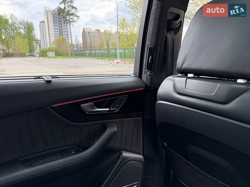 Внедорожник / Кроссовер Audi Q7 2017 в Харькове