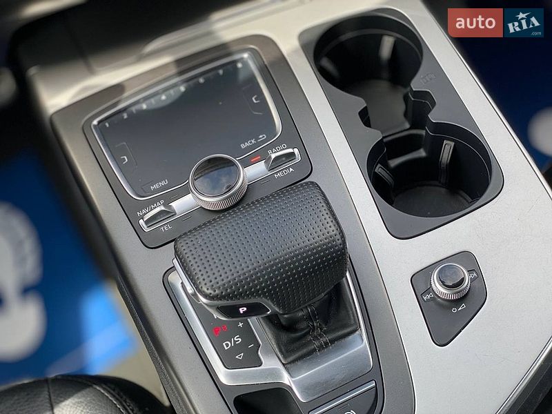 Внедорожник / Кроссовер Audi Q7 2016 в Черновцах