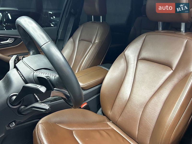 Внедорожник / Кроссовер Audi Q7 2019 в Черновцах