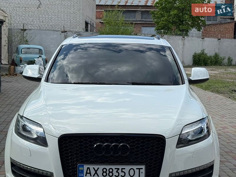Внедорожник / Кроссовер Audi Q7 2013 в Харькове