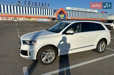 Внедорожник / Кроссовер Audi Q7 2020 в Киеве