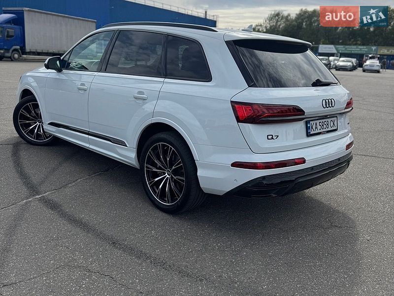 Внедорожник / Кроссовер Audi Q7 2021 в Киеве