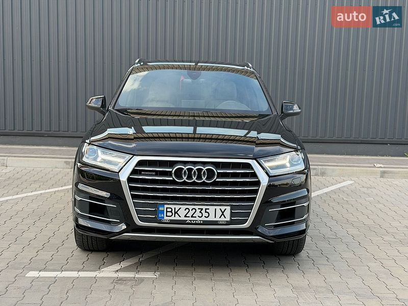 Внедорожник / Кроссовер Audi Q7 2016 в Дубно