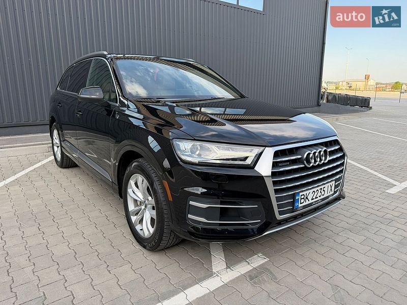 Внедорожник / Кроссовер Audi Q7 2016 в Дубно