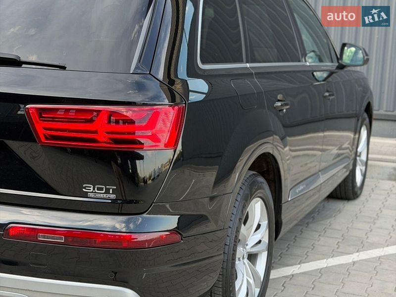 Внедорожник / Кроссовер Audi Q7 2016 в Дубно
