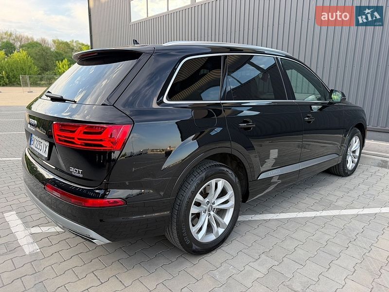 Внедорожник / Кроссовер Audi Q7 2016 в Дубно
